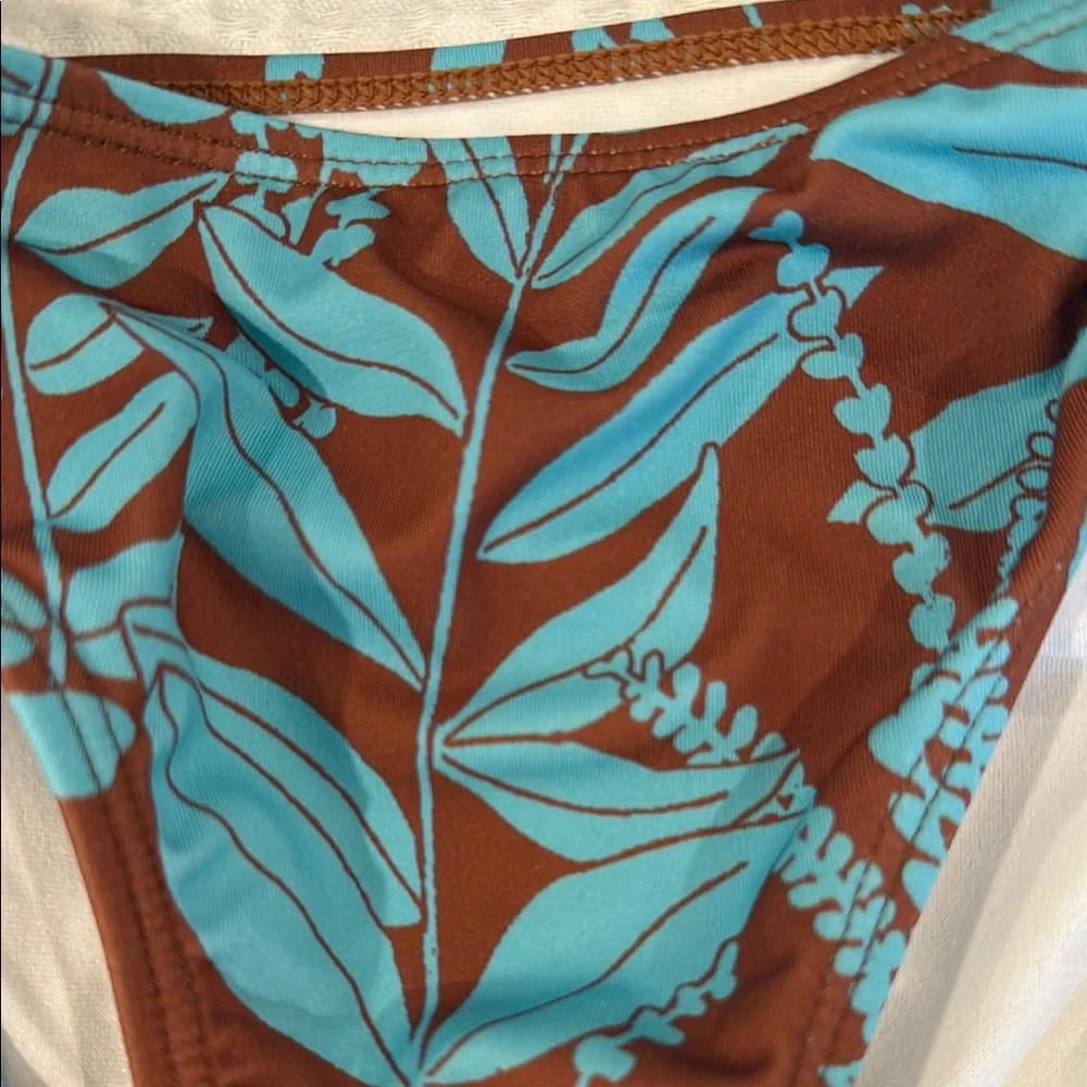 Floral Ruffle Bikini Set - Picture 3 of 4